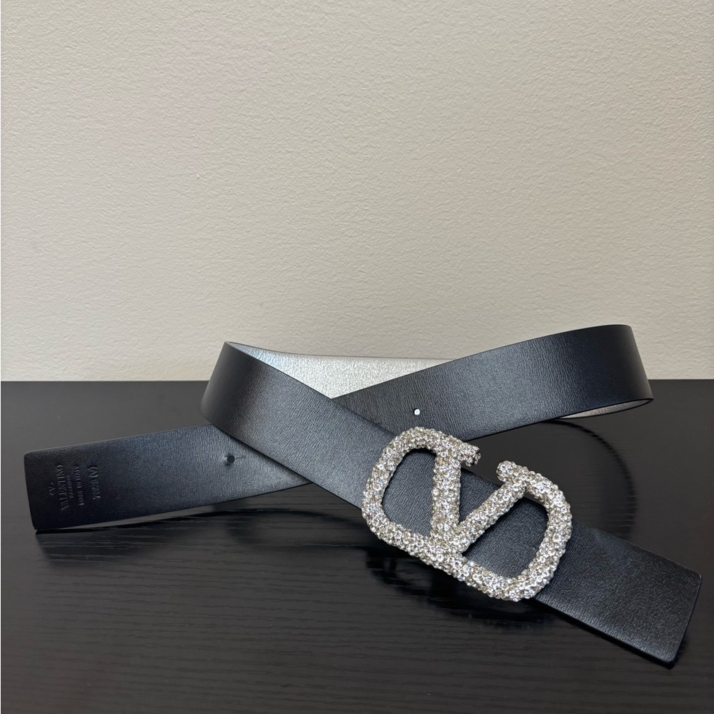 Valentino Black & silver reversible Leather Belt with Silver Logo Buckle.